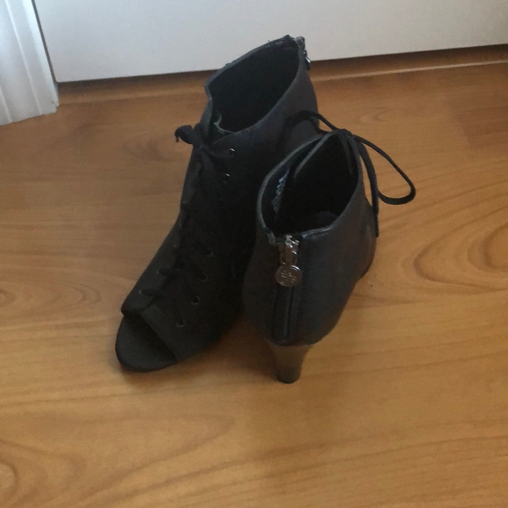 Shoe